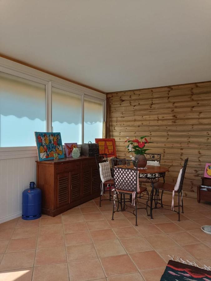 grand studio en bas de villa avec vue sur mer au Carbet Le Carbet Extérieur photo